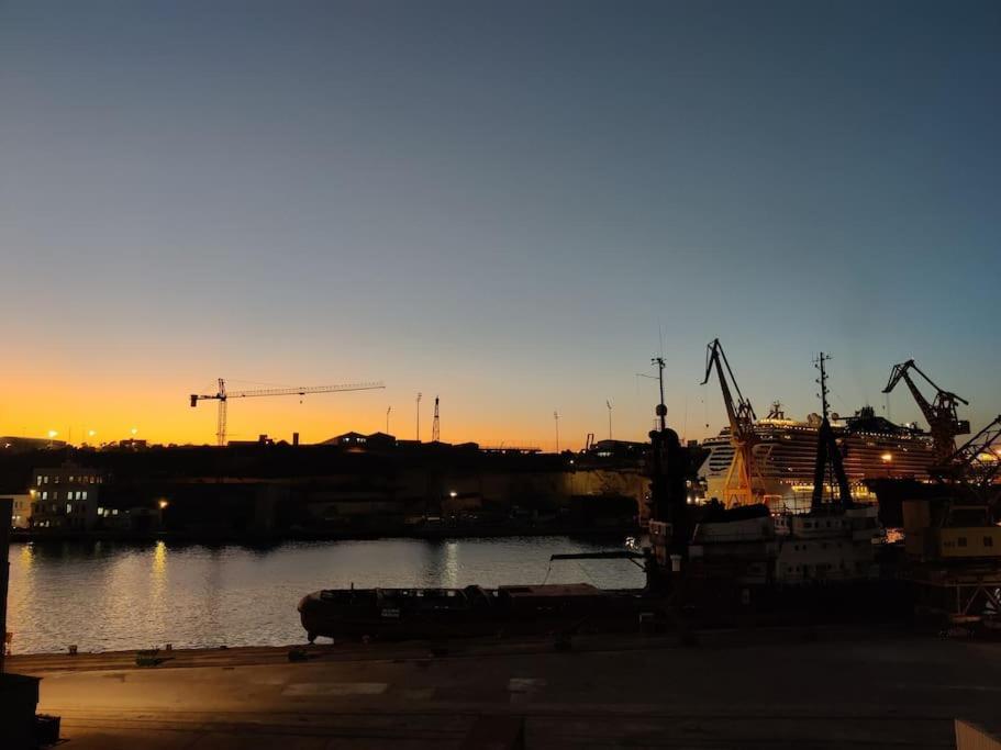 Deck 3 Savynomad Harbour Residences Wow Views Cospicua 外观 照片
